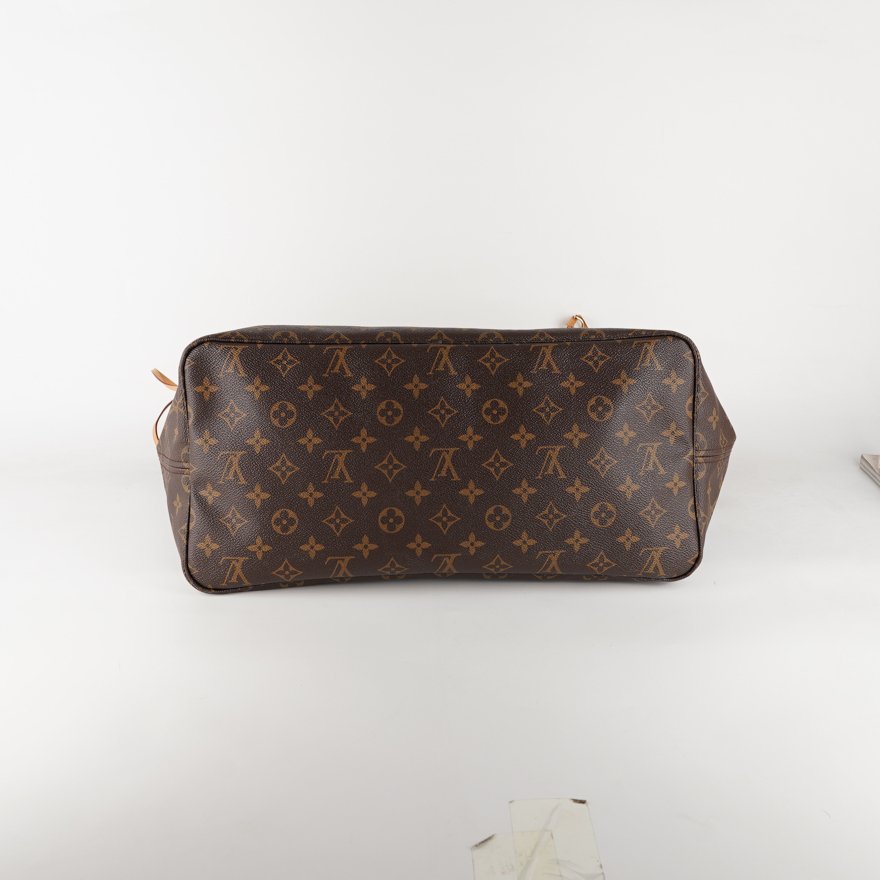 Louis Vuitton Monogram Carryall-Luxury Designer Handbag - Image 6