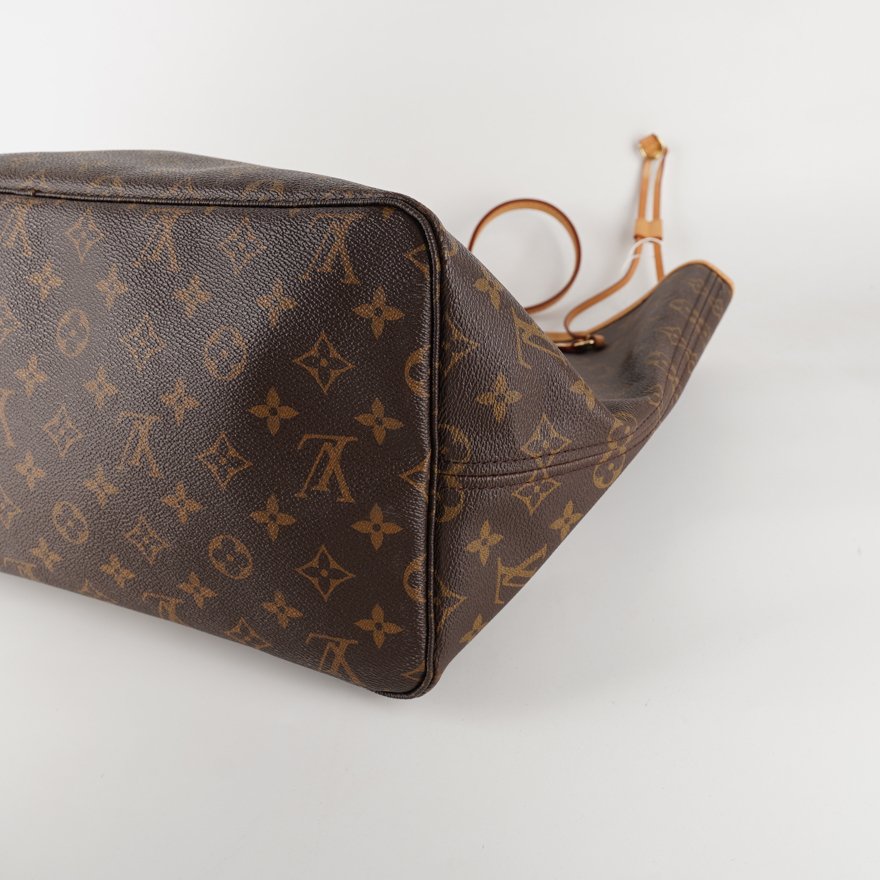 Louis Vuitton Monogram Carryall-Luxury Designer Handbag - Image 4