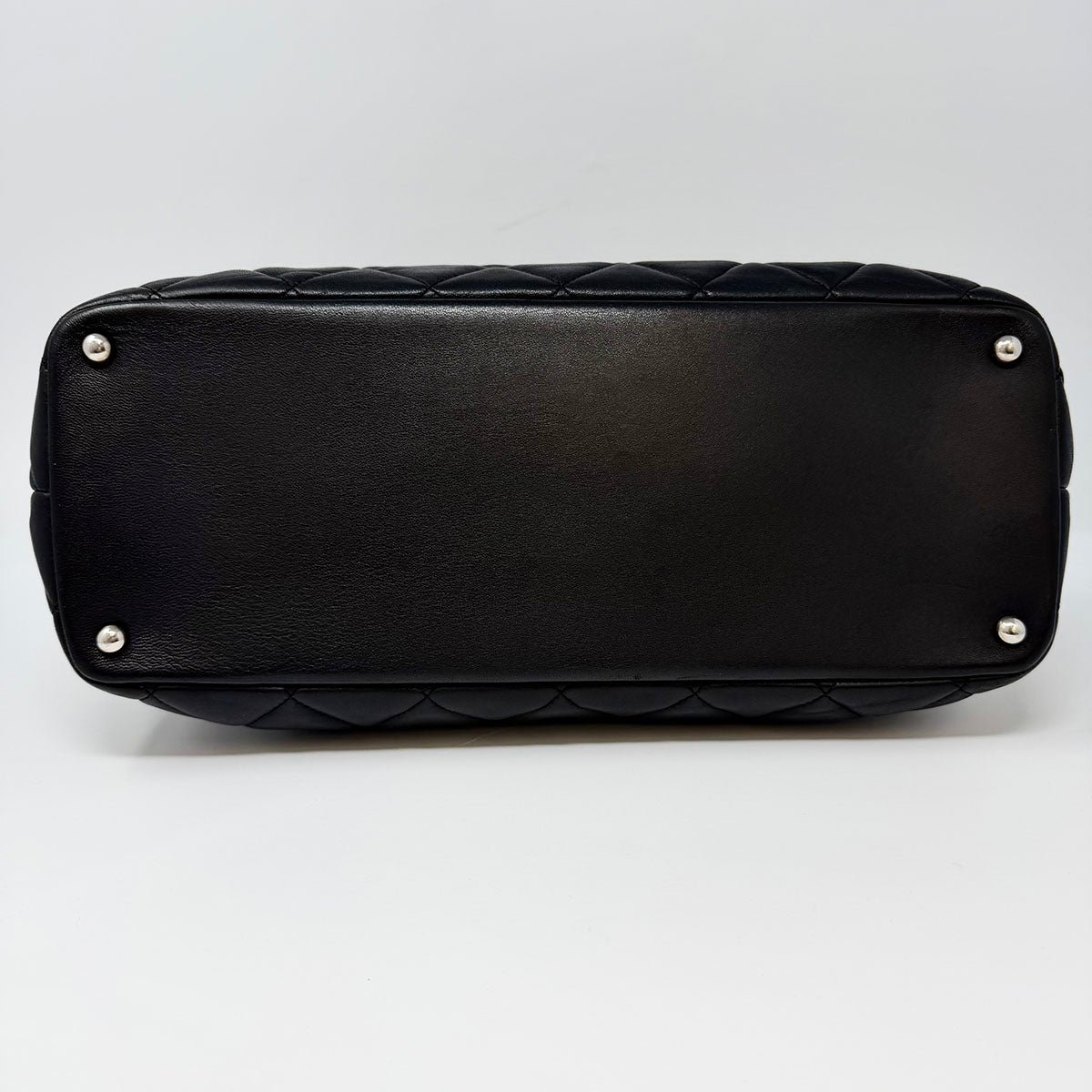 Chanel Large Quilted Tote - Image 7