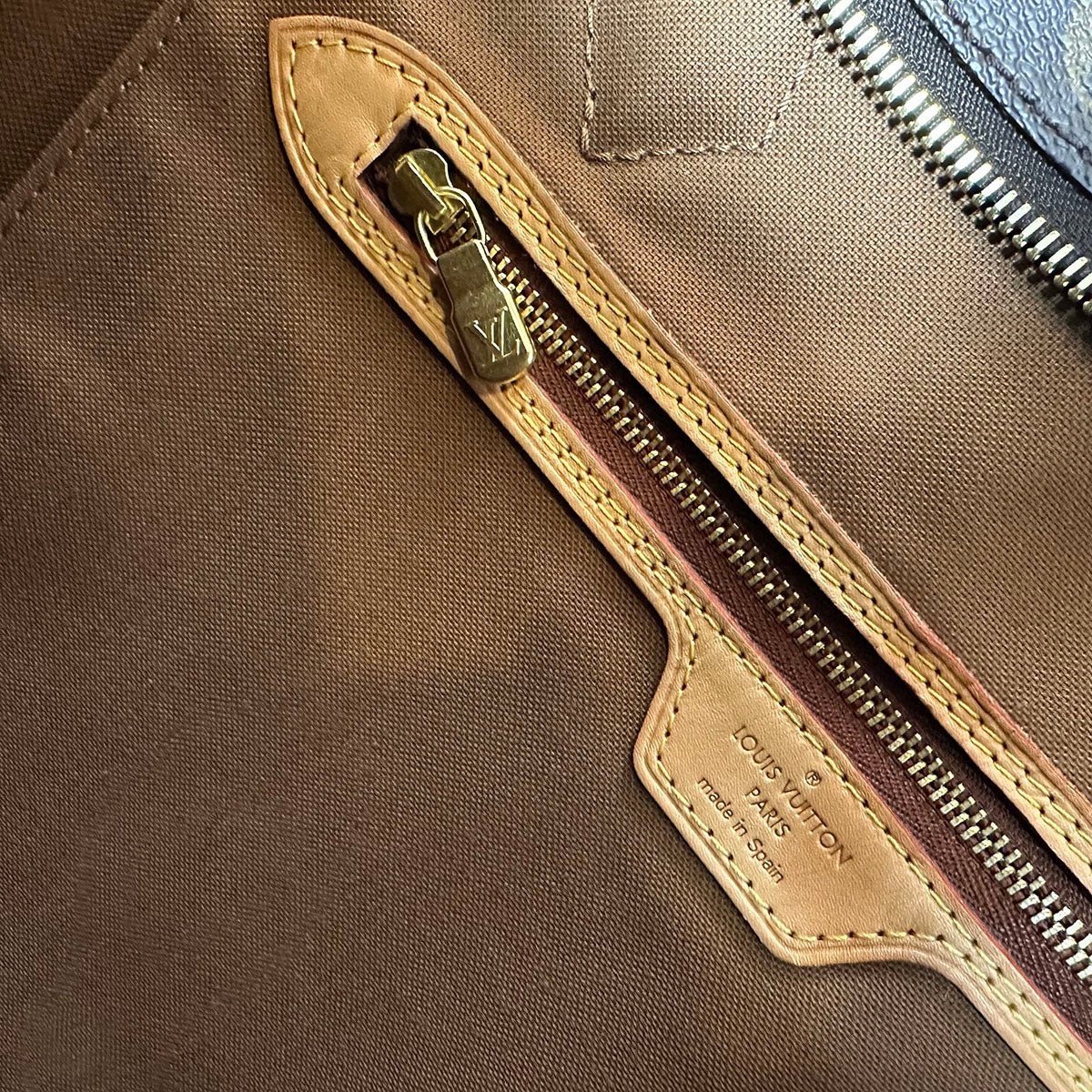 Louis Vuitton Tote - Image 6