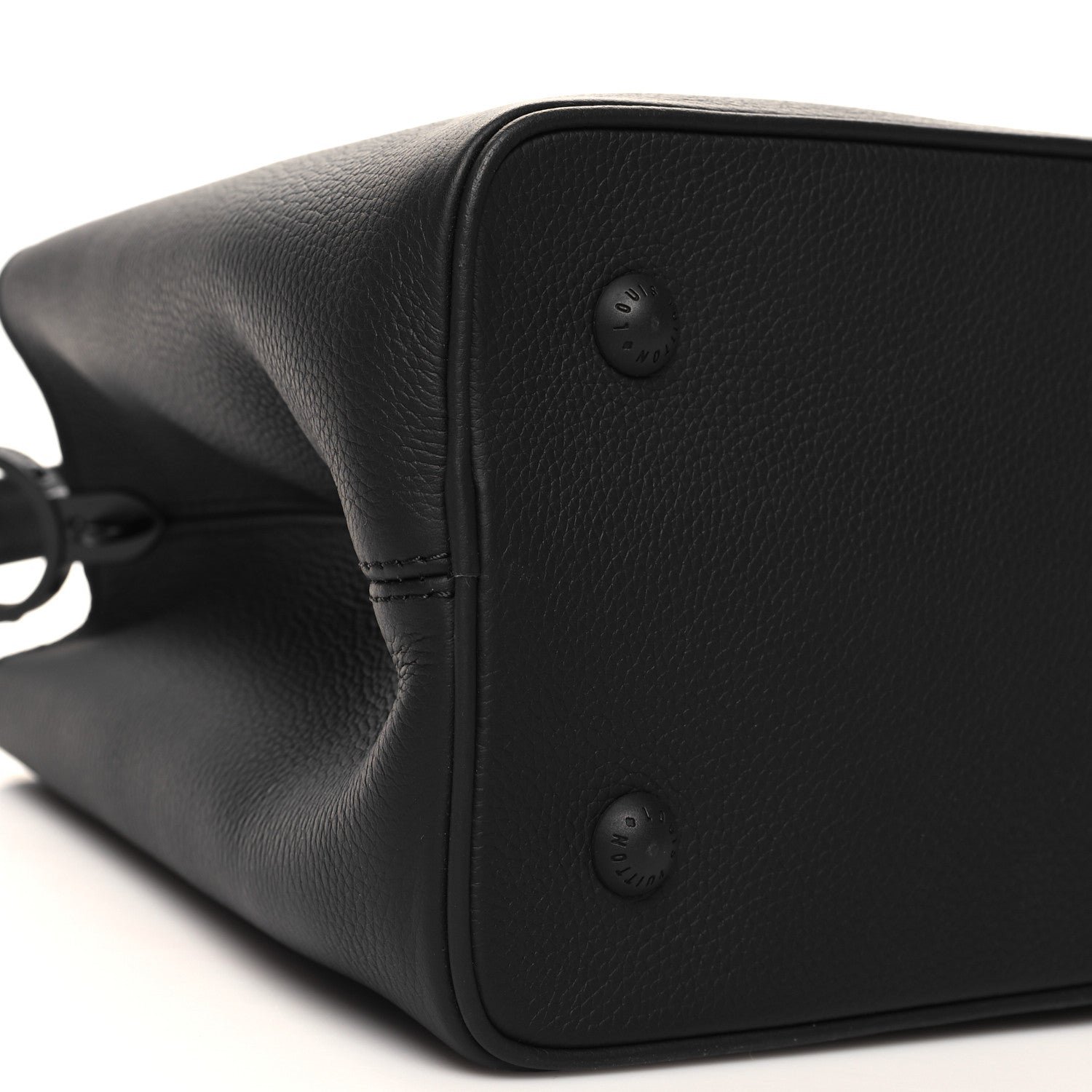 Taurillon Capucines GM Souple Matte Black - Image 9