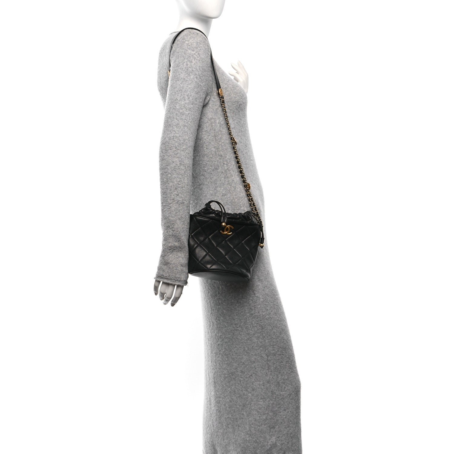 Caviar Quilted Twist Your Buttons Bucket Bag Black - Image 2
