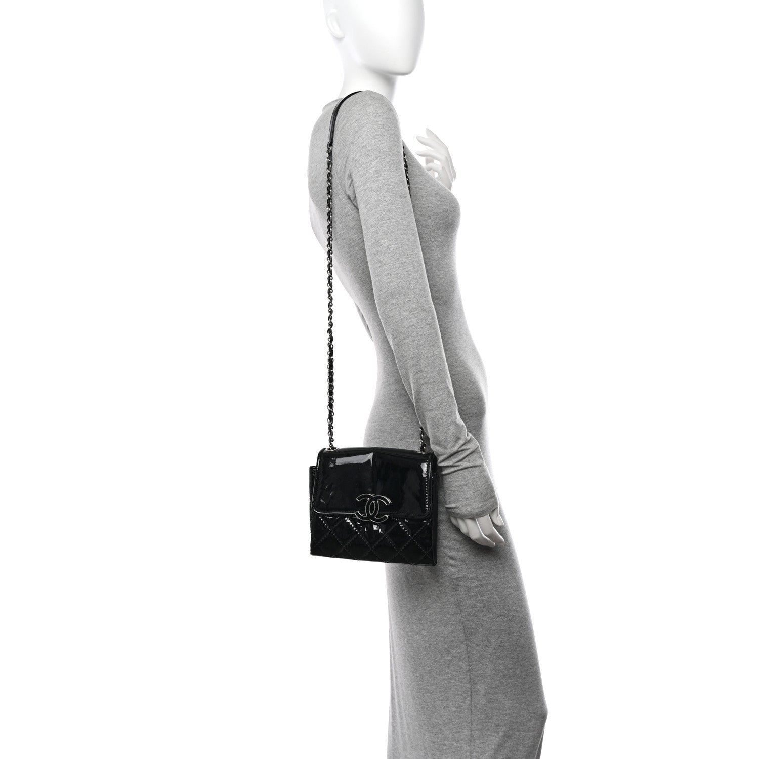 Patent Quilted Hamptons Flap Bag Black - Image 2