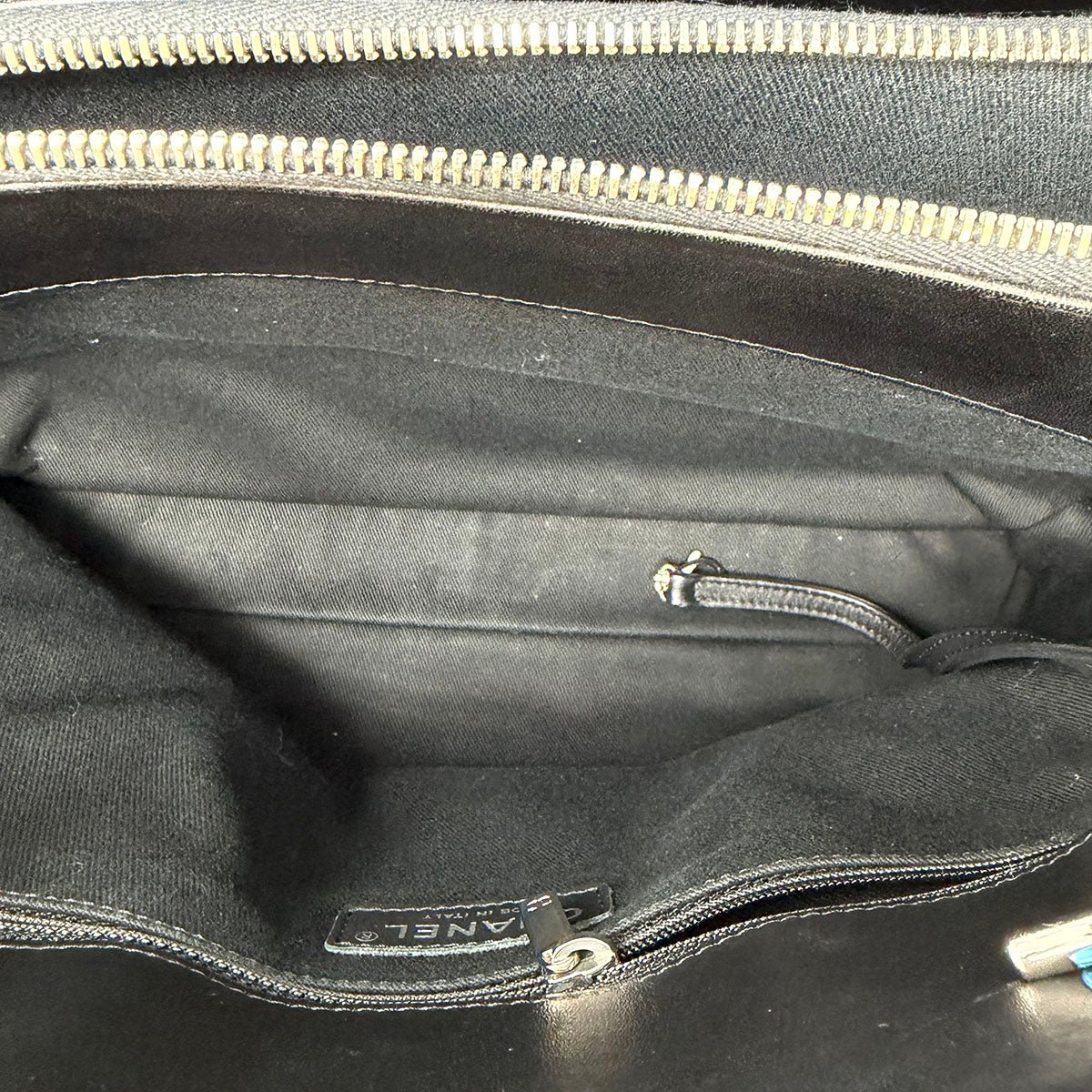 Chanel Large Quilted Tote - Image 11