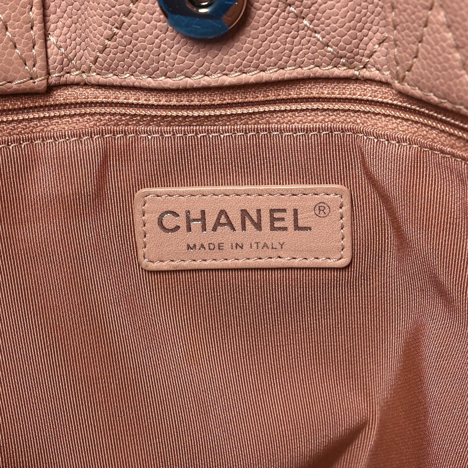 Caviar Quilted Shopping Tote Pink - Image 6