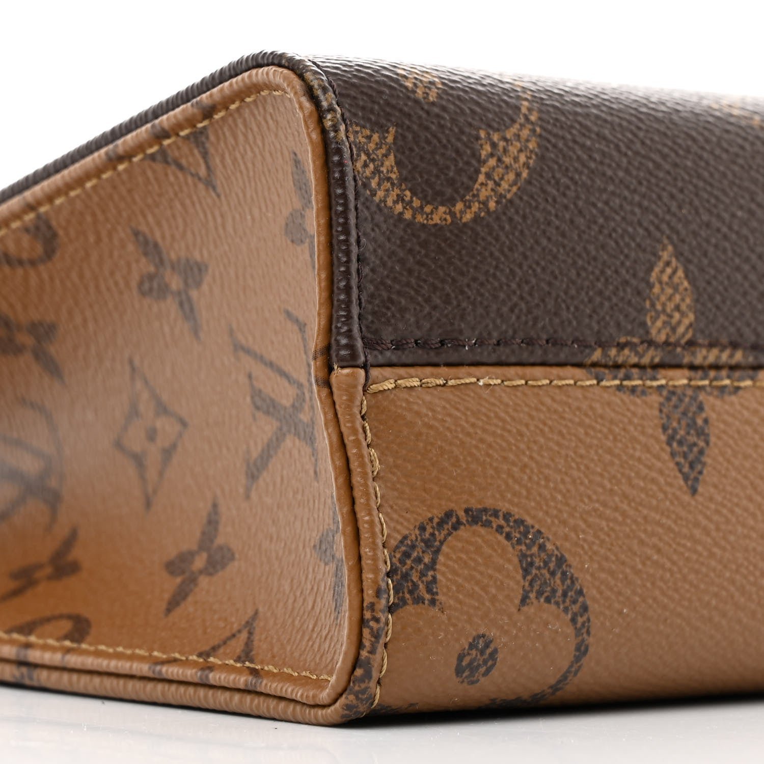 Reverse Monogram Giant Onthego BB - Image 8