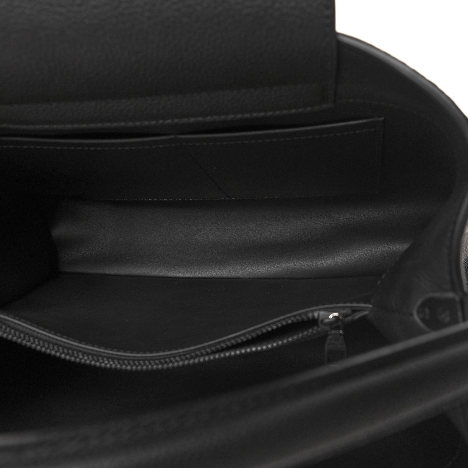 Taurillon Capucines GM Souple Matte Black - Image 6