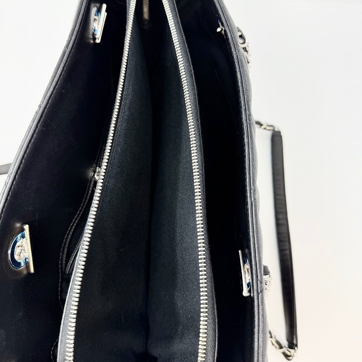 Chanel Large Quilted Tote - Image 9