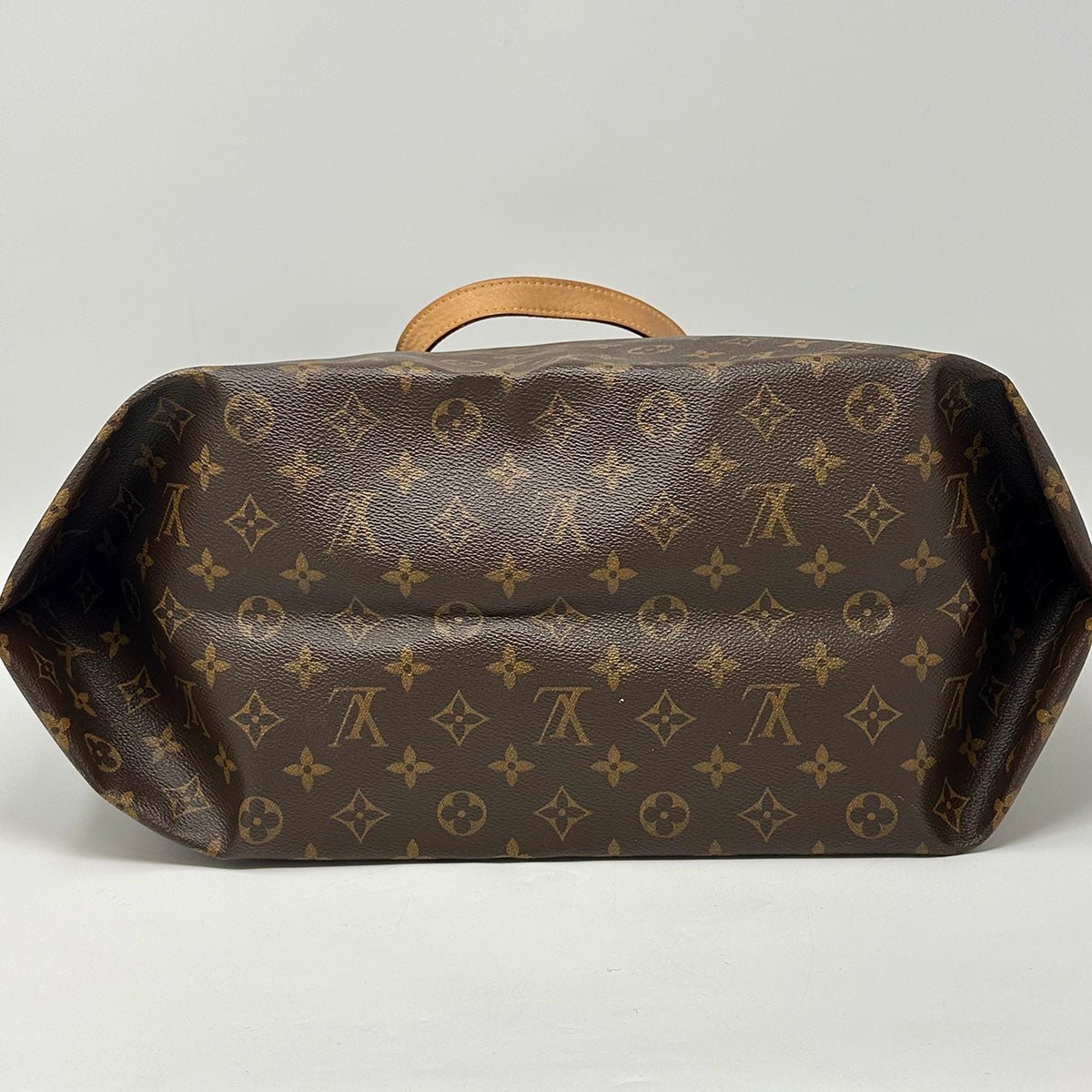 Louis Vuitton Tote - Image 3