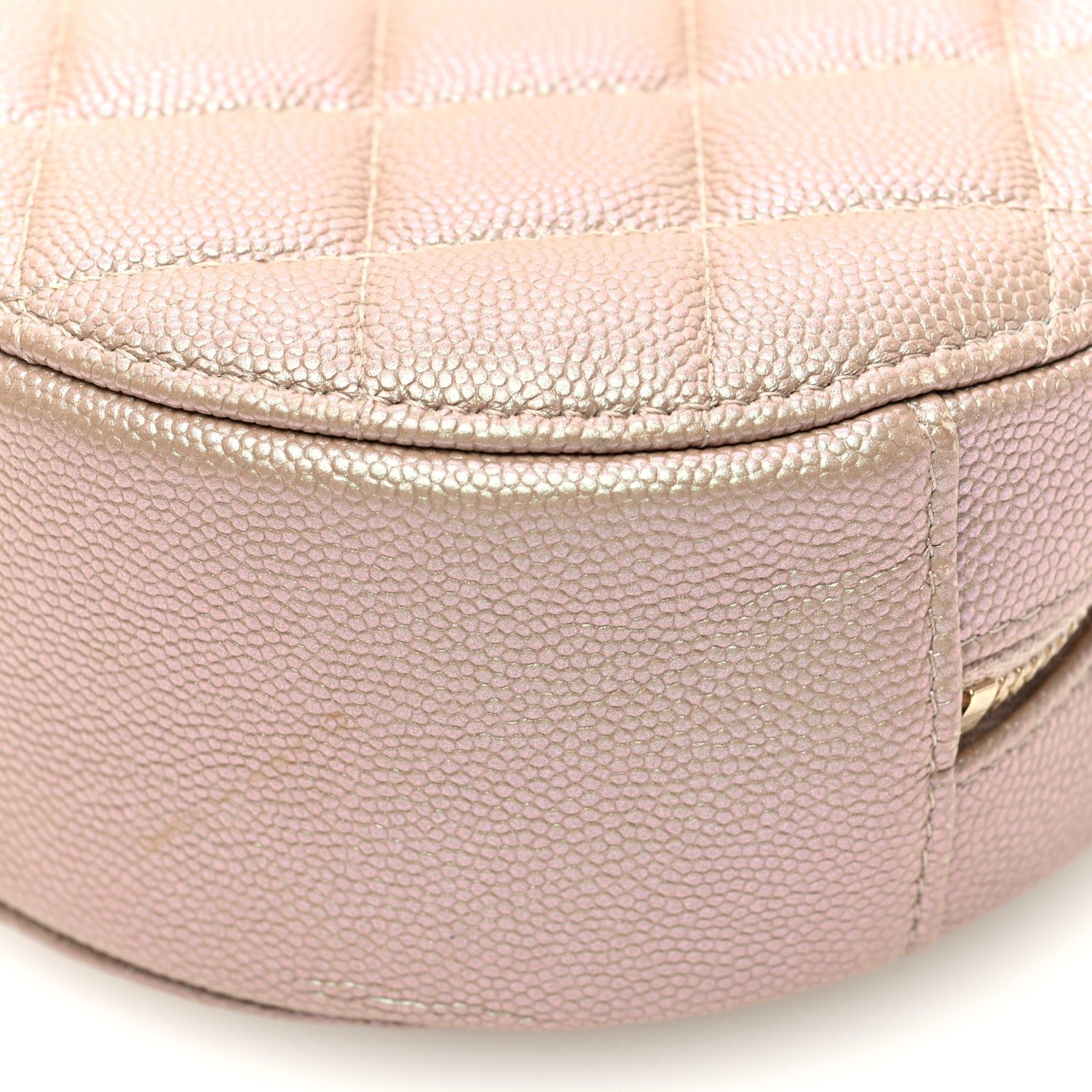 Iridescent Caviar Resin Quilted Round Clutch With Chain Beige - Image 10